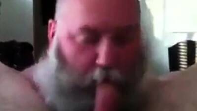 Bearded Dad Sucking Really Good - icpvid.com