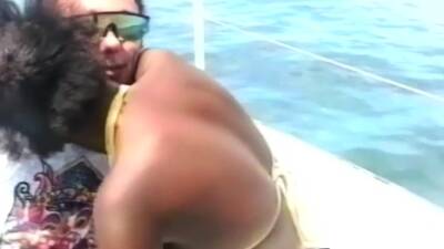 Black Beach Babe Public Boat Banging - nvdvid.com