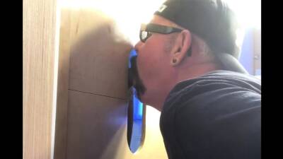 Gray DILF sucking gloryhole ebony cock - nvdvid.com