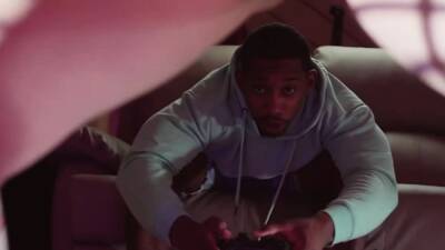 Spanish gamer chick wants BBC during gameplay - nvdvid.com - Spain