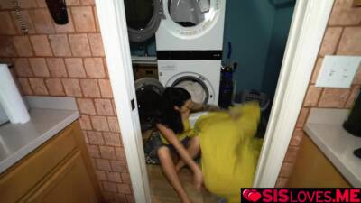 Stepsis suck my dick while doing laundry - icpvid.com