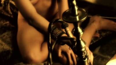 She Loves To Show Off Her Body - nvdvid.com