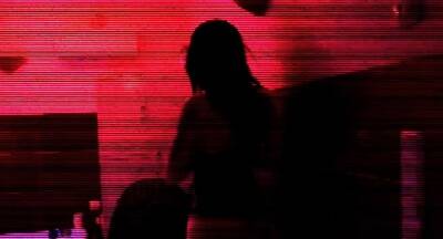 Angel - Brunette Foxxy Angel's vag stretched wide - icpvid.com