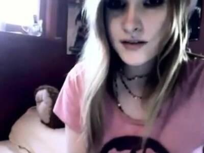 Spitting on my feet. - icpvid.com