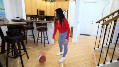 I caught my stepsister masturbating and sniffing my pants - nvdvid.com