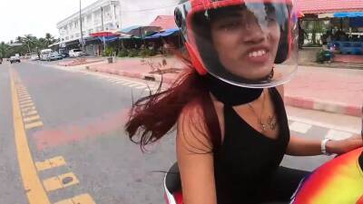 Amateur Thai teen GF thanking boyfriend - drtuber.com - Thailand