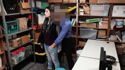 Cop fucking a pale skinned teen suspect - icpvid.com