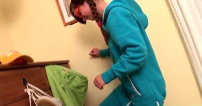 Tempting brunette perfection is spreading her erotic box - icpvid.com