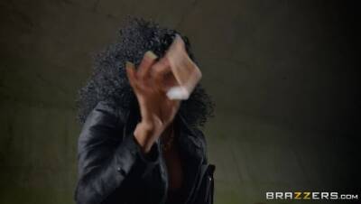 Jasmine Webb - The Dildo Flasher - porntry.com - Britain