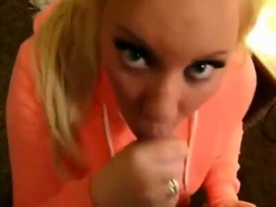 Slutty Blonde Knows How To Get Her Sperm - nvdvid.com