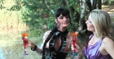 Sex-starved girlfriend gets fucked so well - nvdvid.com