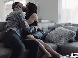 Gorgeous Tbabe barebacked by boyfriend - fetishpapa.com