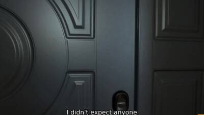 HUNT4K. Pretty blonde analyzed by hunk while her bg counts - nvdvid.com - Russia