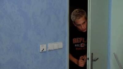 CFNM strapon domme pegging in threesome - icpvid.com