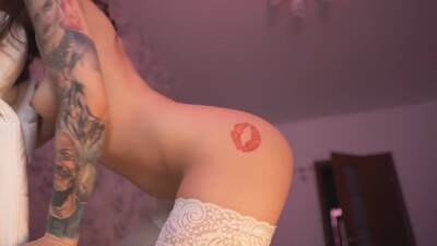 Zavibriroval Obnazhennuu Tancovshicu Do Tropicheskoi Vlazhnosti! Golaya Lesbiyanka Konchaet Stoya I Stonet - hclips.com