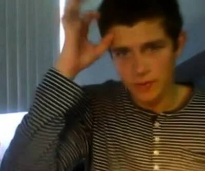 20 yo Dutch dude seduced to strip - icpvid.com - Netherlands