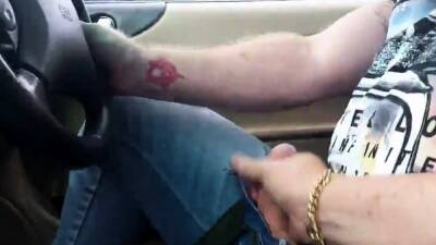 Handjob While Driving - nvdvid.com