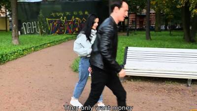 HUNT4K. Flapper greedily sucks and makes it vaginally - nvdvid.com - Russia