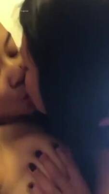 Asian Girls Having A Great Time - hclips.com