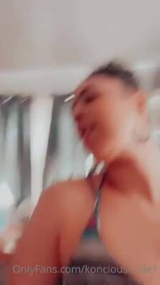 Koncious Kutie Pussy Flashing - hclips.com