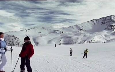 Slutty floosy cums from 10-pounder licking - nvdvid.com