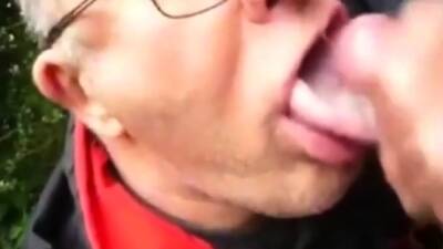 A cum sucker in the woods - icpvid.com