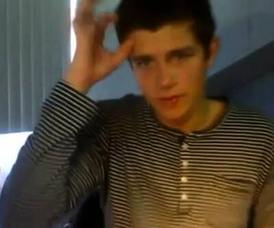 20 yo Dutch dude seduced to strip - nvdvid.com - Netherlands