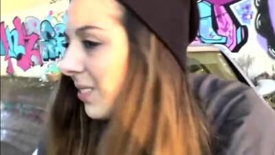 Billige Schnalle draussen auf dem Benz durchgerammelt! - icpvid.com