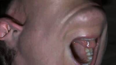 Dishy brunette bombshell spreads lovebox - icpvid.com