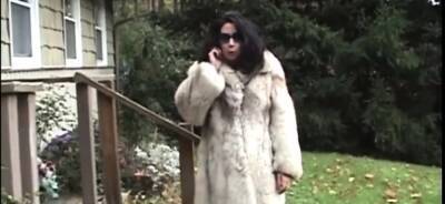 fur coat - nvdvid.com