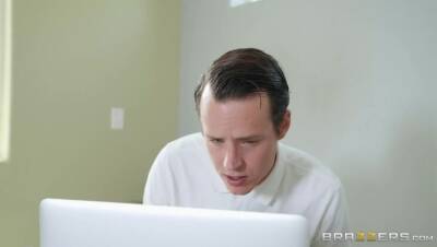 Justin Hunt - Kaylani Lei - The Model Stepmom - porntry.com - Usa