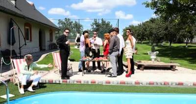 Needy bitches engulfing and fucking during bisex fuckfest - icpvid.com