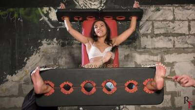 Sebastyana. First time tickling - veryfreeporn.com