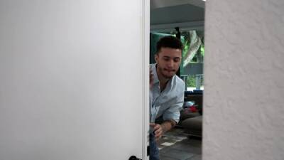 Stepsis i can see your pussy when lying on bed - nvdvid.com