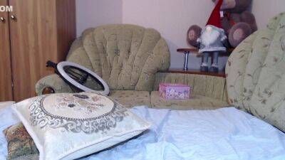 Natural Brunette Solo Toying - hclips.com