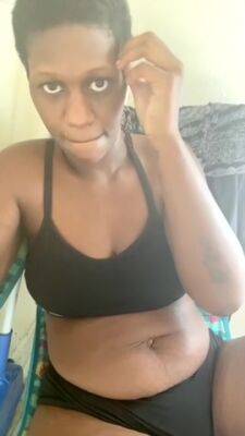 Flashing And Twerking - upornia.com