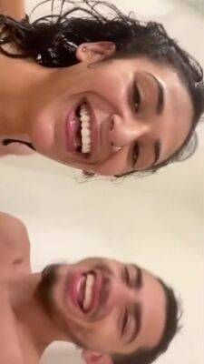 Couple Tease - upornia.com