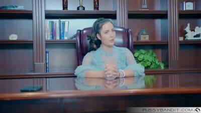 Hp - Bad Teacher - upornia.com