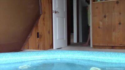 Nextdoorsins - Hot Tubsins - upornia.com