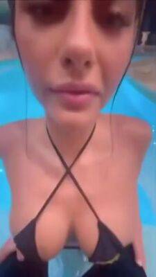 She Wanna Taste - upornia.com