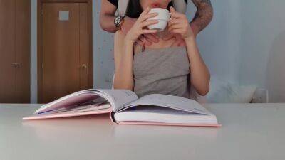 Mi Pareja Me Trae Un Te Y Acaba Corriendose En Mis Tetas. 1eraparte - hclips.com