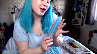 Angryllamauk Lightsaber Toy Rview - Solo Girl - hclips.com