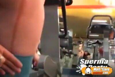 Il Gioco Dei Cazzi Sborra A Non Finire - upornia.com - Italy