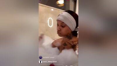 Tha Live Plug - hclips.com