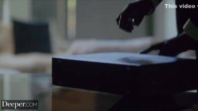 Nikki & Isiah Have Secret Anal Sex In Bathroom - upornia.com