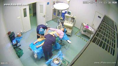 Peeping Hospital patient.7 - hclips.com