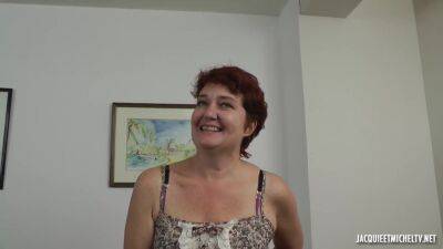 Valerie M - Valerie, Cochonne Mature - hclips.com