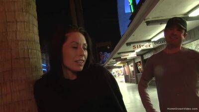 Smoking Horny Mature Picked Up And Screwed In Vegas - hclips.com