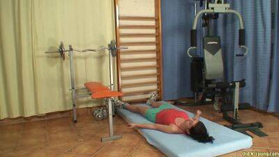 Helen (3) - upornia.com