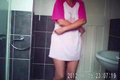 Sarahd Bathroom Time - upornia.com